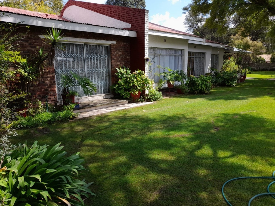 6 Bedroom Property for Sale in Parys Free State